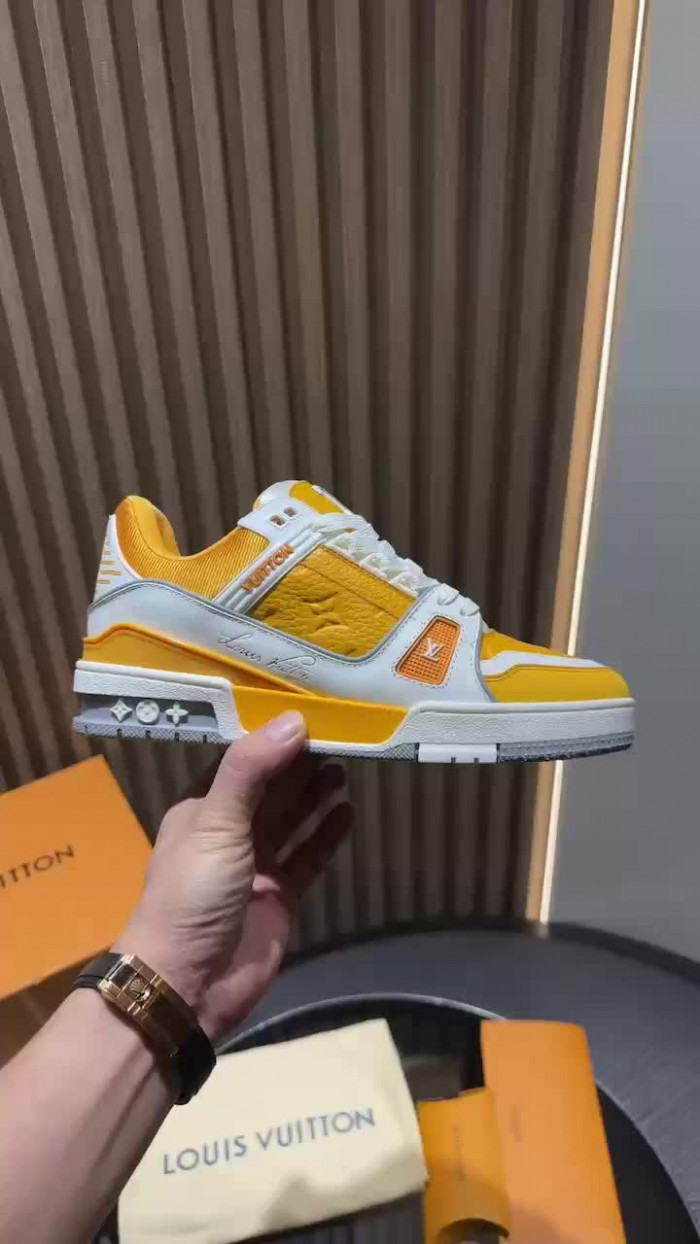 L0VT SNEAKER