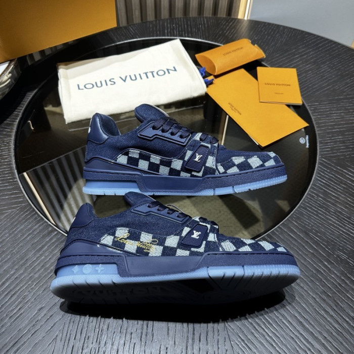 L0VT SNEAKER