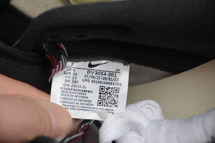 Nike Dunk Low “Pink Suede” DV3054-001