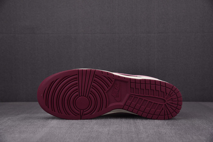 NIKE DUNK LOW Valentine