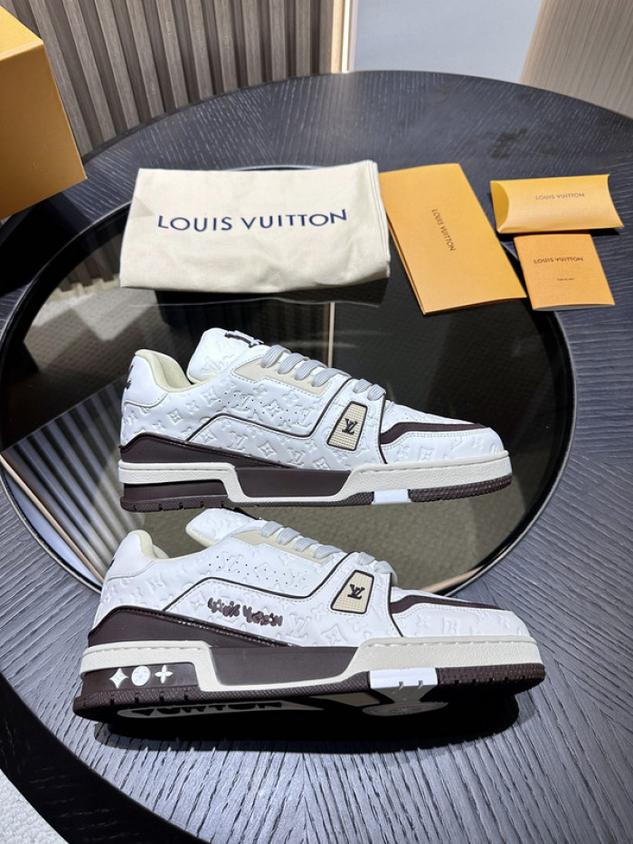 L0VT SNEAKER